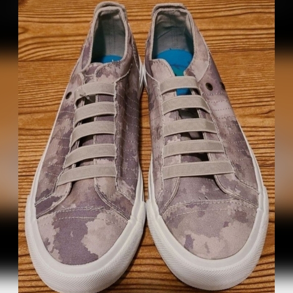 Blowfish Malibu Women's Play Shoe Size 8 - Picture 2 of 6